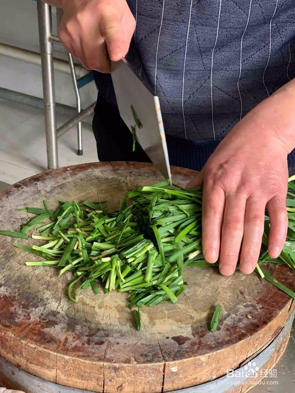 韭菜炒蛋皮的做法