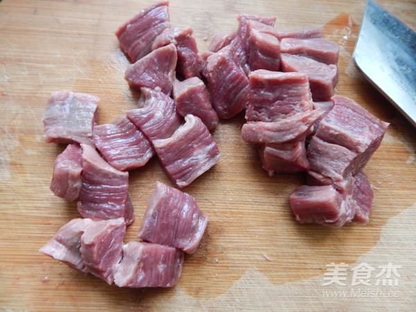 砂锅土豆胡萝卜炖牛腩