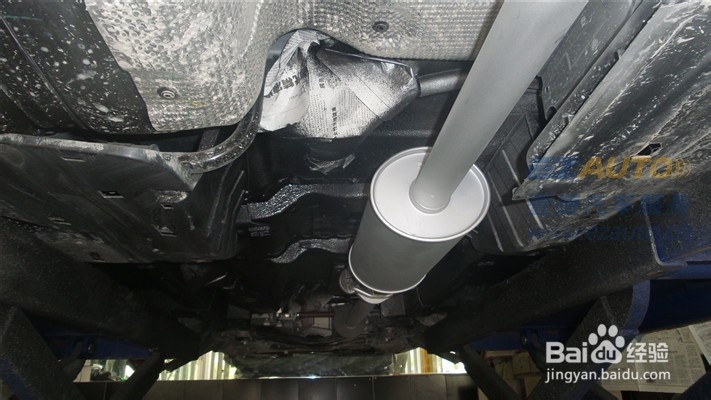 哈弗H6越野车底盘装甲实拍讲解