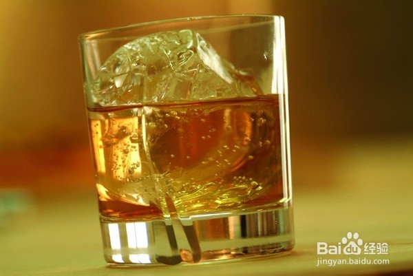 如何分辨真假酒