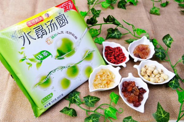 桃胶雪莲子抹茶汤圆