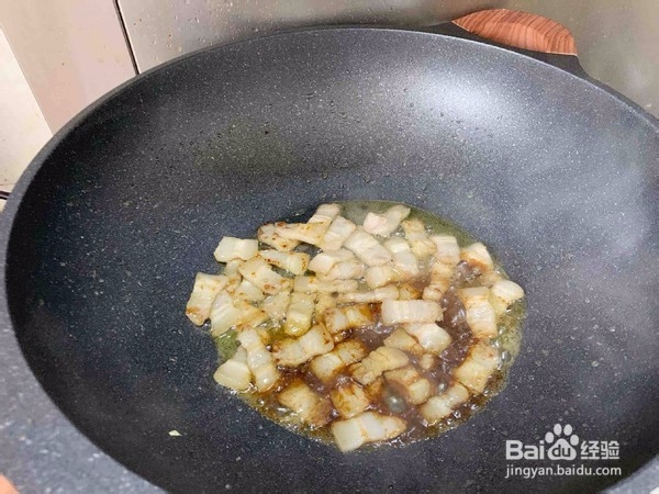 油腐乳包菜炒肉的做法