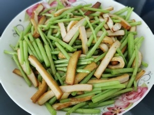 教你怎么做芦蒿炒香干