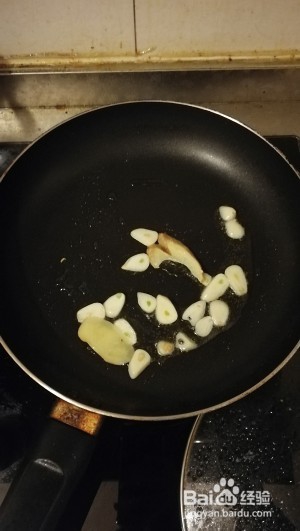 超脆爽美味的荷兰豆炒香肠