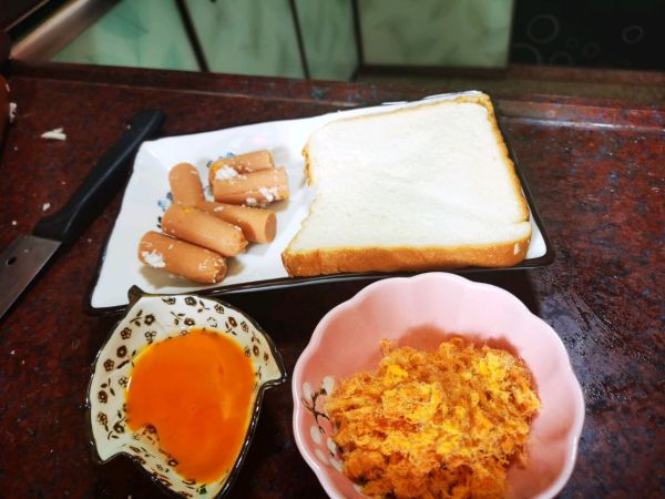 肉松吐司火腿卷