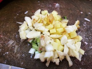 萝卜排骨汤的做法