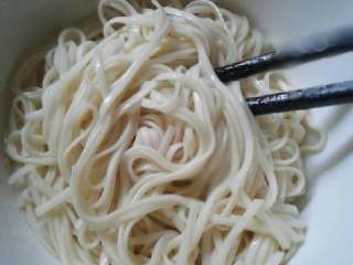 怎样做营养的乌鸡蛋挂面煎饼