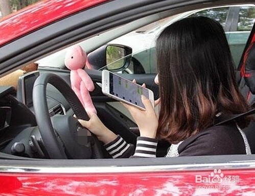 开车时要避免哪些伤车的习惯？