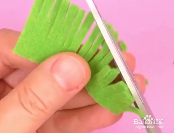 如何给芭比娃娃做一些好看的小物件