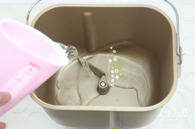 生菜香脆花生沙拉面包