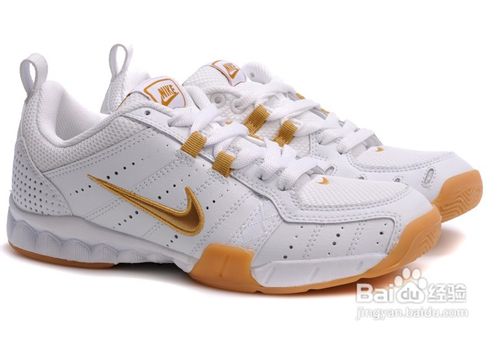 怎样挑选打羽毛球时候穿的鞋