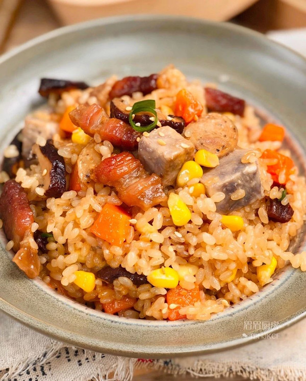 缤纷香芋煲仔饭