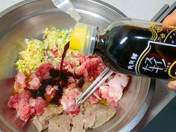 黄花鱼五花肉韭菜水饺