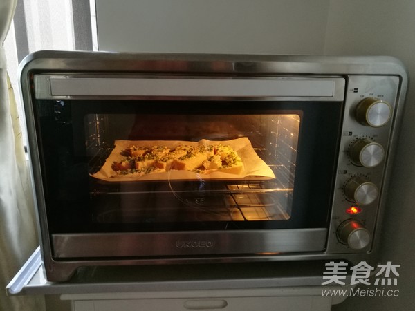 蒜泥吐司条的做法
