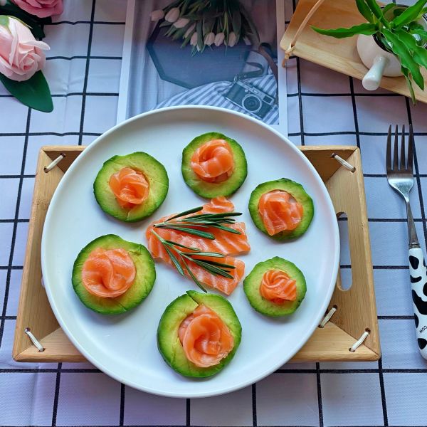 牛油果三文鱼刺身