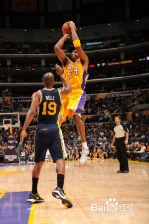 科比后仰跳投