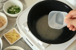 怎么做美味的鲜虾瑶柱鸡丝粥