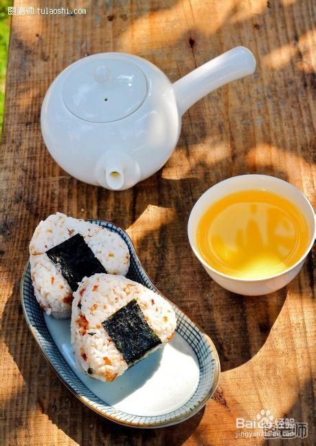 日本饭团怎么做 鲣节饭团的做法