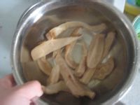 如何制作好吃又好看的萝卜干烧毛豆