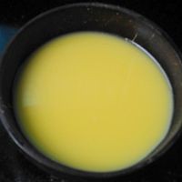 如何制作美味的虾仁蒸蛋？