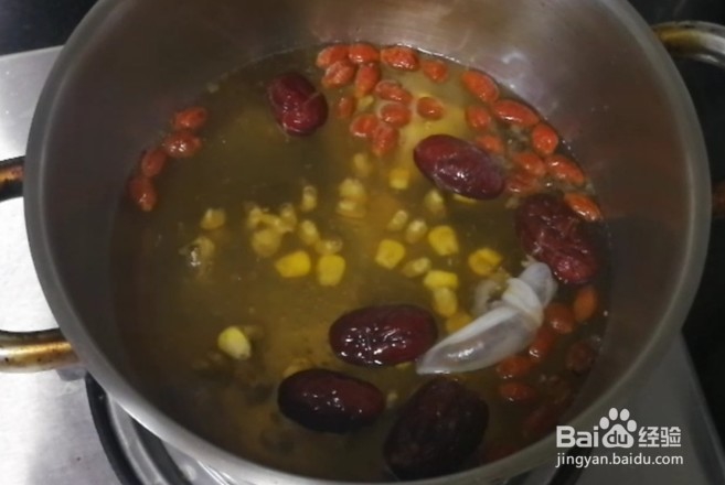 红枣玉米鲫鱼汤