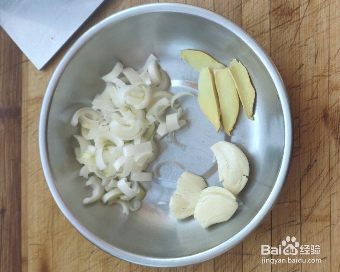 如何制作糖醋排骨？