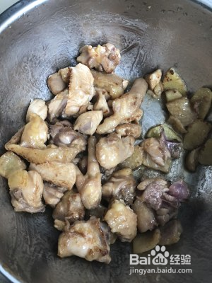 鸡肉煲的家常做法