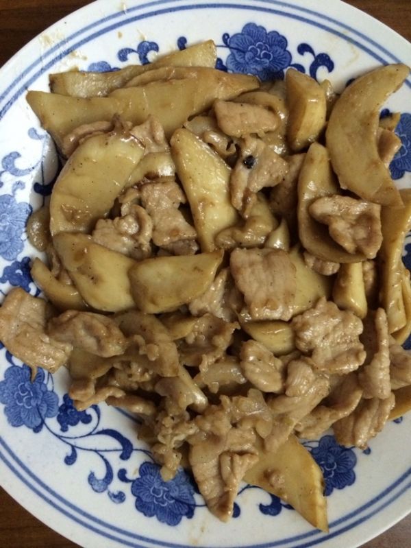 杏鲍菇黑椒炒肉