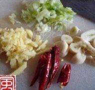黄鱼炖豆腐的做法