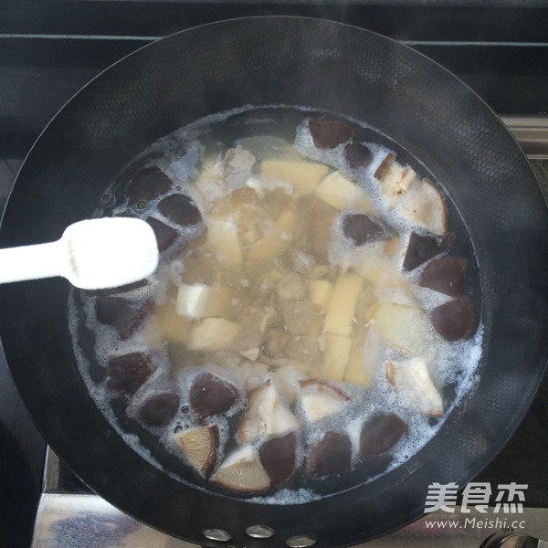 鲜香菇豆腐汤