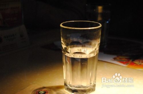 晨起一杯淡盐水,有利还是有弊?