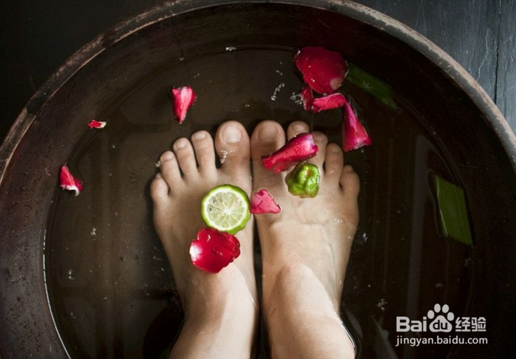 每天坚持用热水洗脚有哪些好处