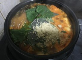 怎样制作韩国冬天超火爆的脊骨土豆汤步骤
