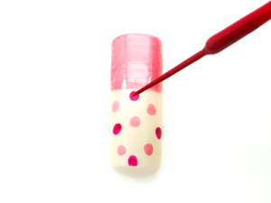 公主风粉红点指甲彩绘