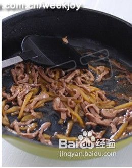 虽简单，但经典的快手面。【麻辣肉丝面】