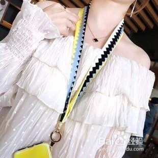 买手机壳送的挂绳怎么用