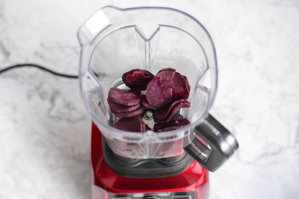 一道深受女士喜欢的减肥甜点--紫薯土豆泥