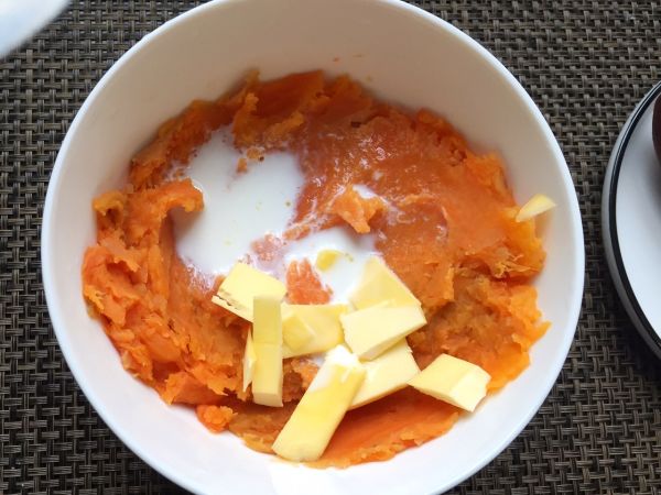 坚果芝士焗红蜜薯泥