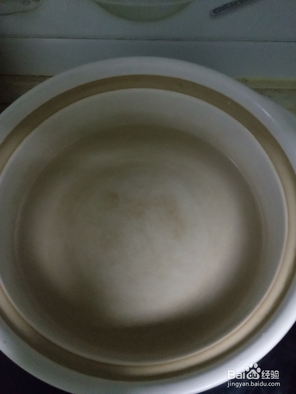 砂锅绿豆银耳百合汤