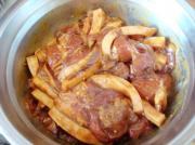 土豆粉蒸肉的做法