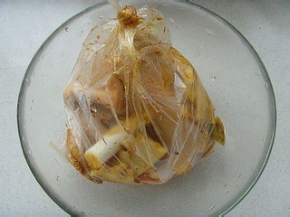 如何在野外做“叫花鸡”