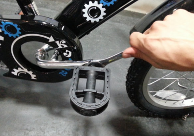 儿童自行车怎样组装