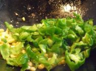 玉米青椒鸡蛋的做法