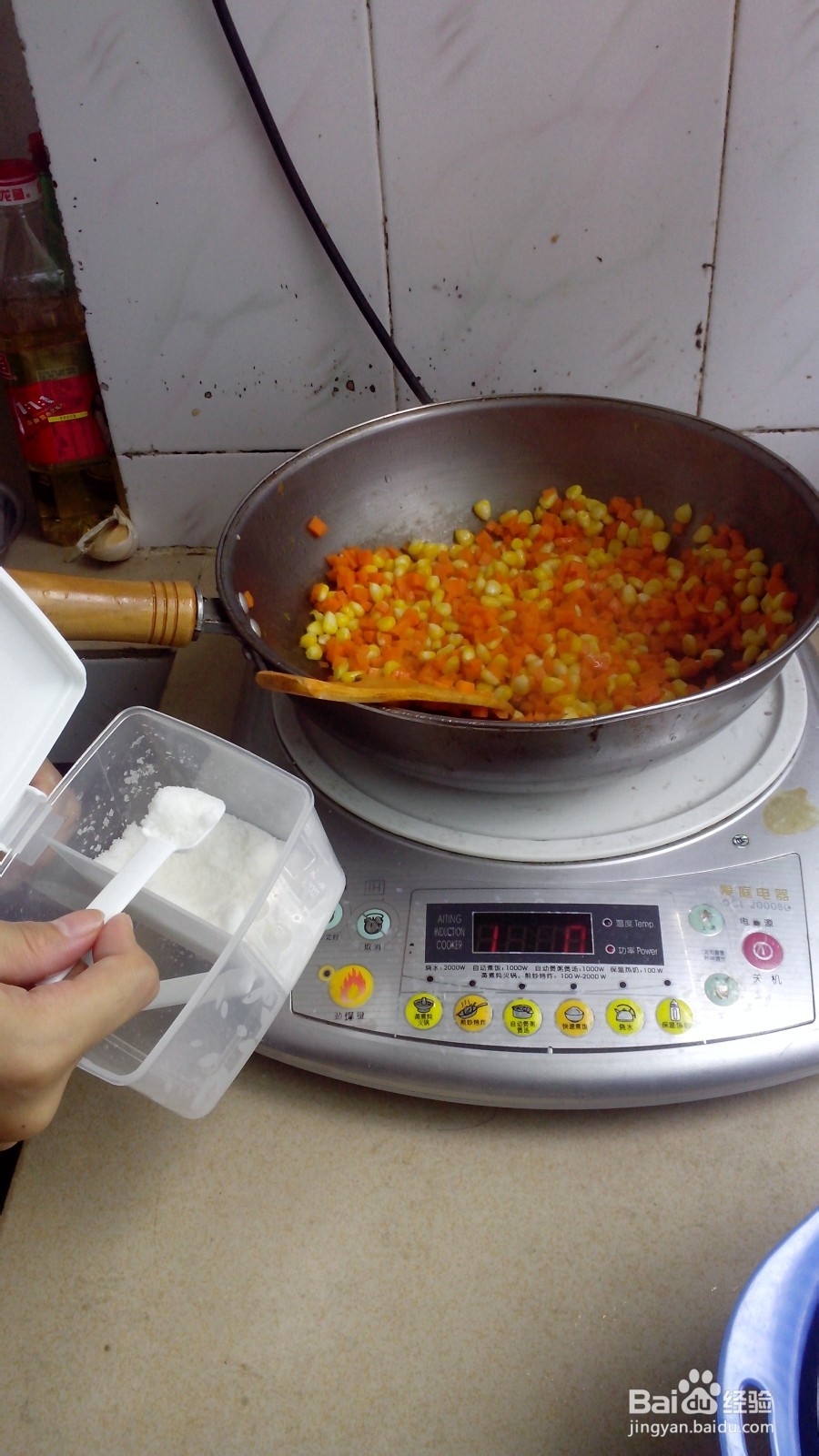 玉米粒、红萝卜炒火腿