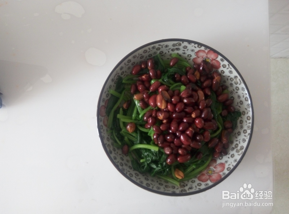 怎样制作果仁菠菜？