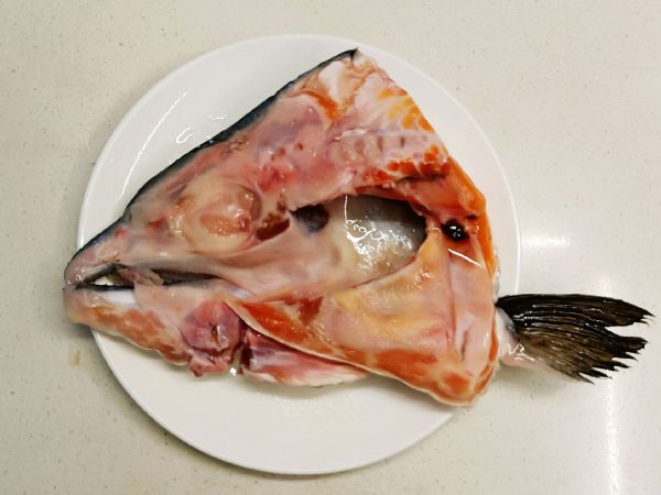 沙茶三文鱼头煲