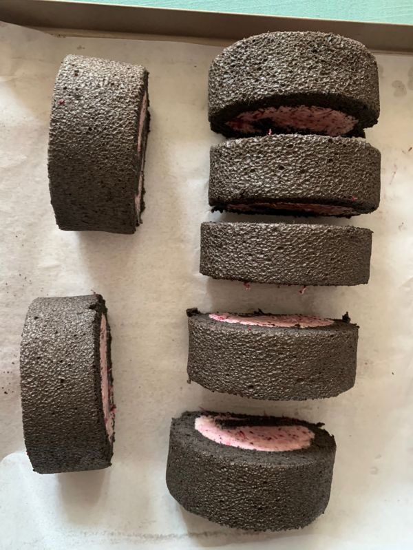 可可杨梅蛋糕卷