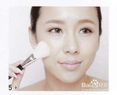 如何画带有光泽感的底妆