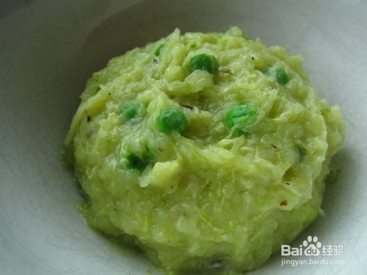 给宝宝制作辅食（菜泥、果泥、蛋黄、粥）