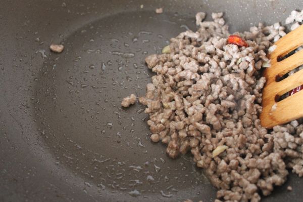 少油彩蔬炒牛肉末